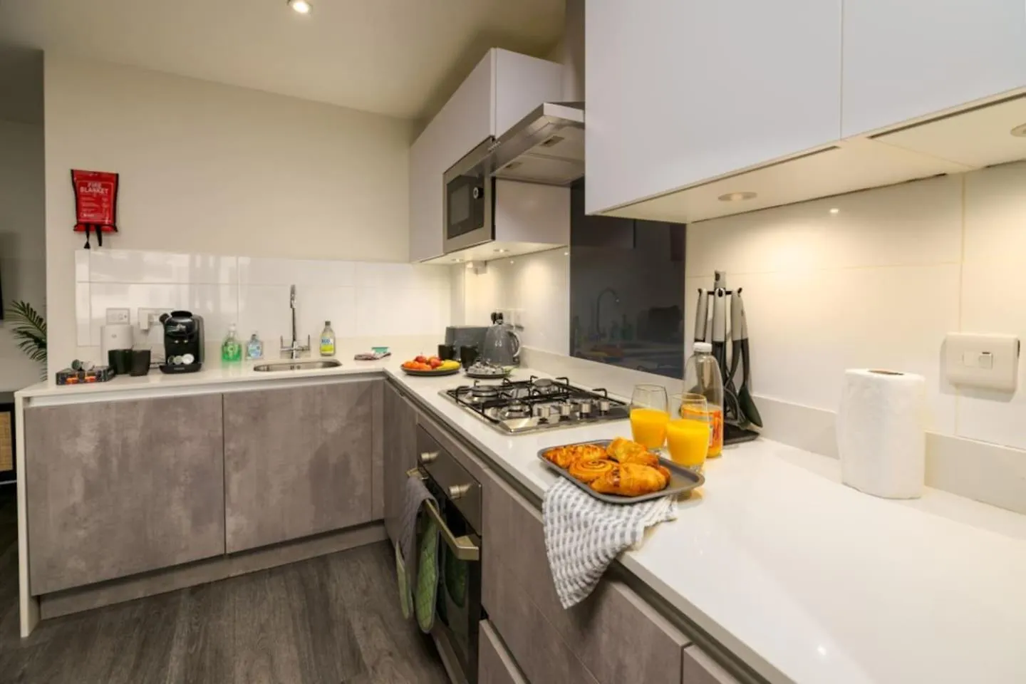 Central 2Bd Apt In Whitechapel, Londra 0*,